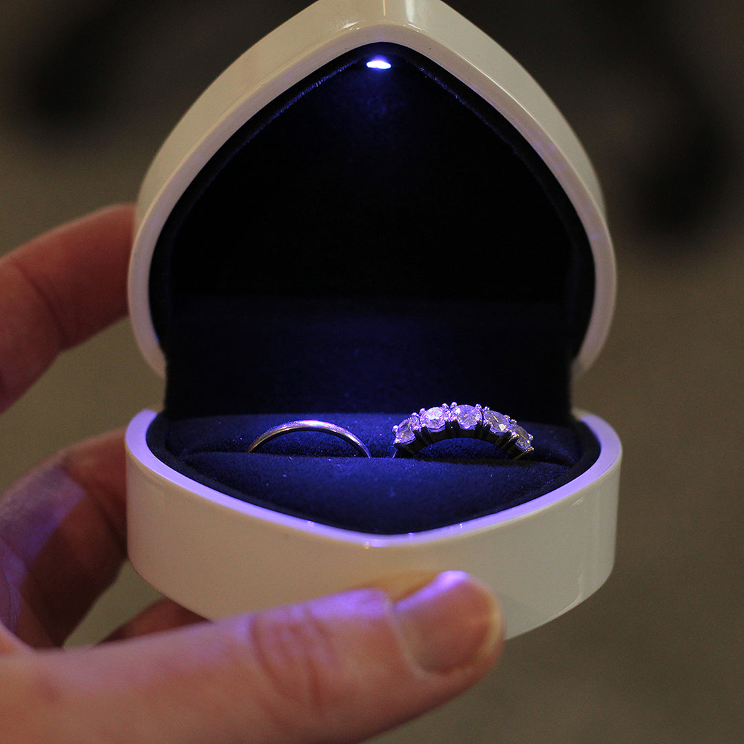 LED Light Up White Heart Double Wedding Ring Box – Weddings by Lumi