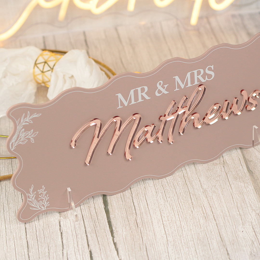 Wavy Edge Top Table Acrylic Sign