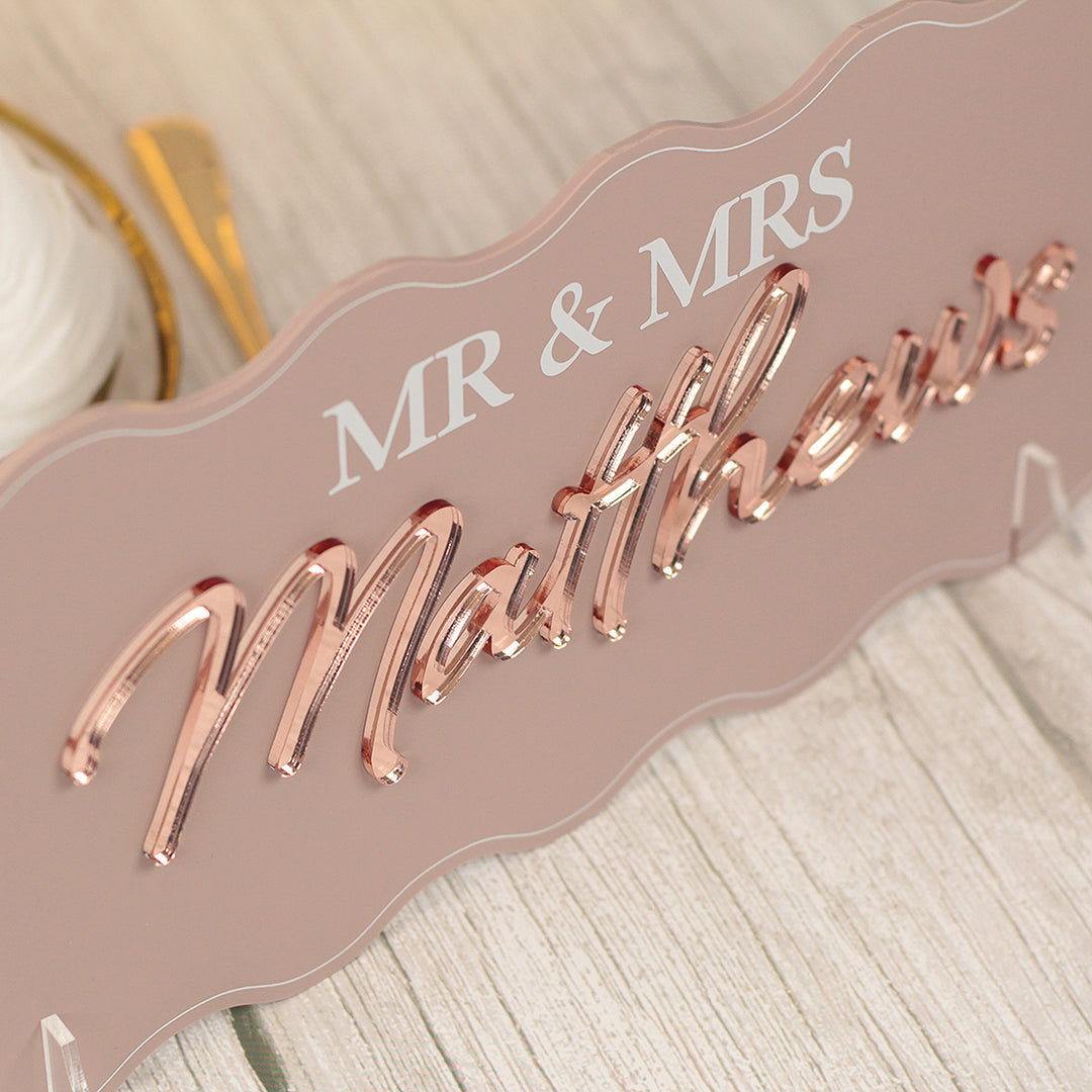 Wavy Edge Top Table Acrylic Sign