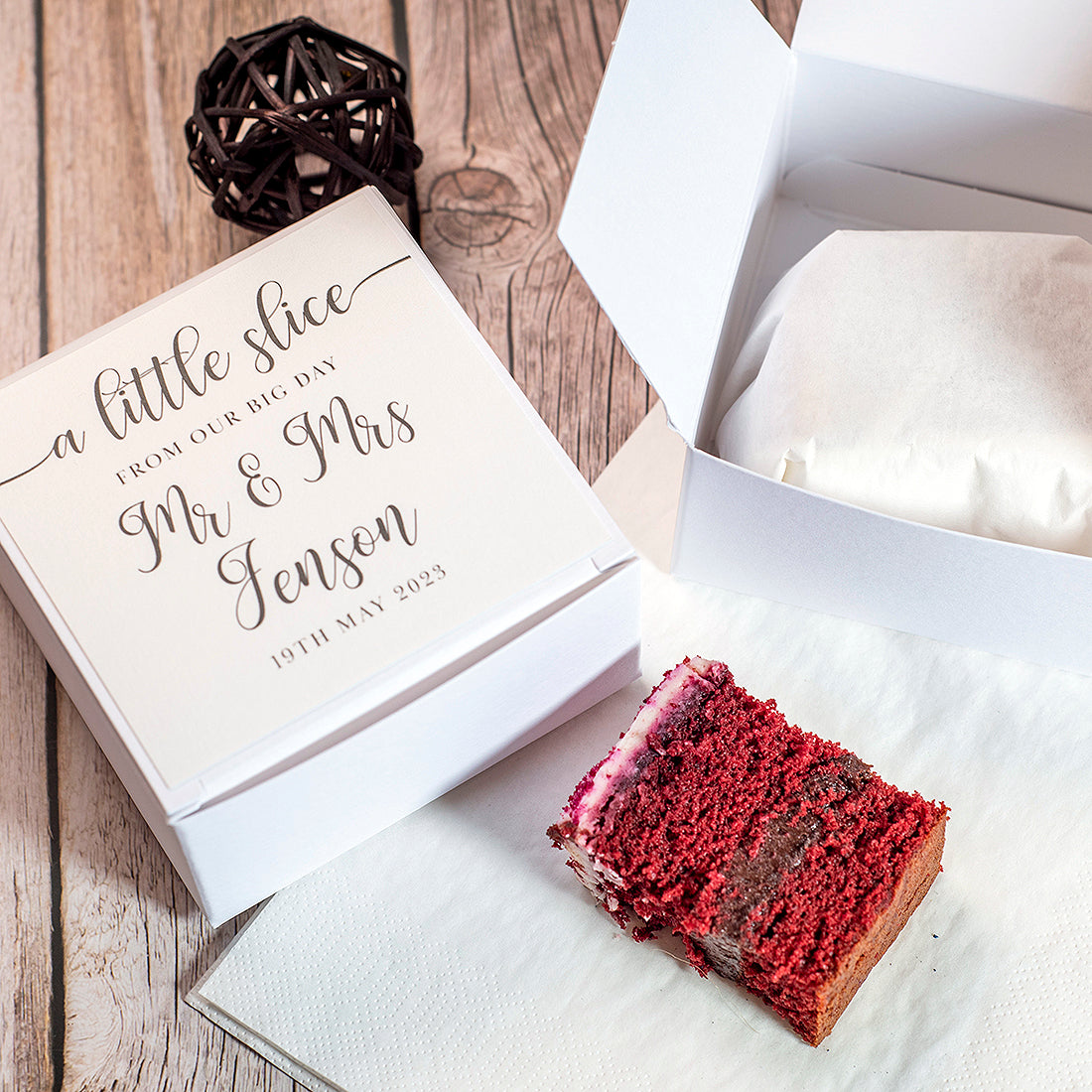 Classic Script Cake Box – Weddings by Lumi