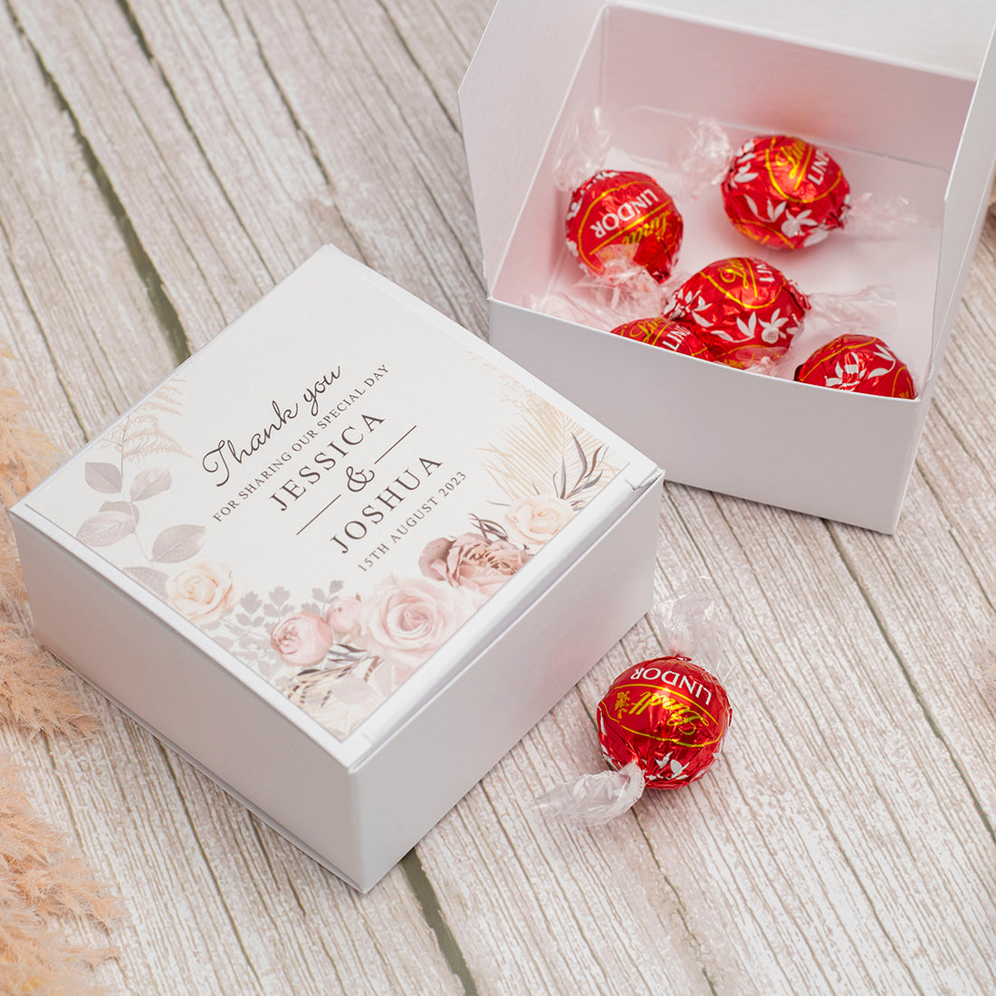 Blush Flowers Favour Box-Weddings by Lumi