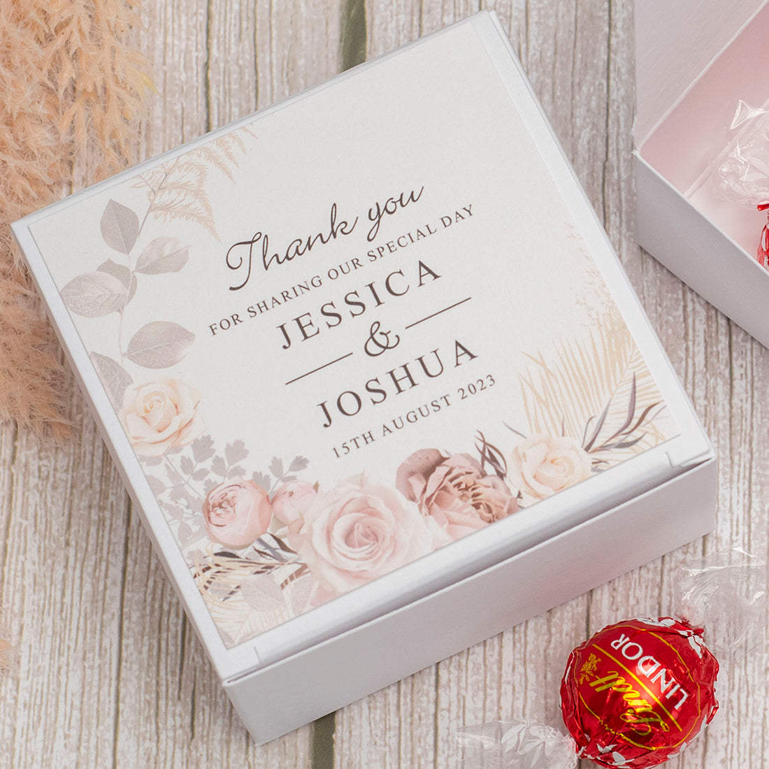 Blush Flowers Favour Box-Weddings by Lumi